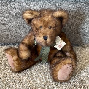 Boyd’s Bear Donovan B. Bear